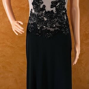 Elegant Black & Nude Evening Gown with Lace Detail